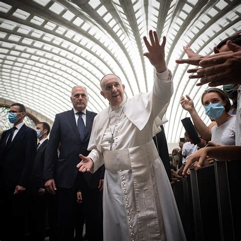 Pope Francis Repeats Gay Slur In Closed Door Meeting Following Apology In May For Earlier Incident