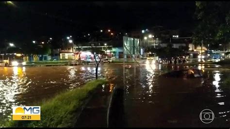 Chuva causa alagamento em várias regiões de Belo Horizonte Bom Dia