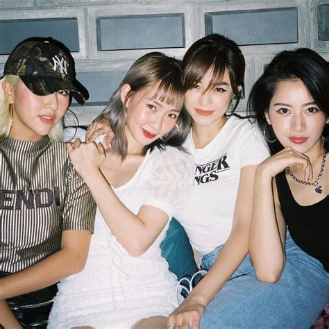 Vũ trụ hot girl đình đám nhất Hà thành tụ họp dân tình bất ngờ phát hiện chi tiết liên quan