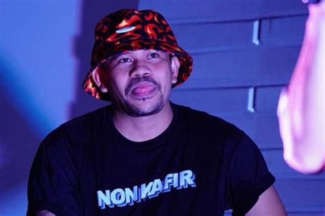 Profil Ebel Cobra Komika Yang Pernah Jual Diri Dan Melepas Belenggu