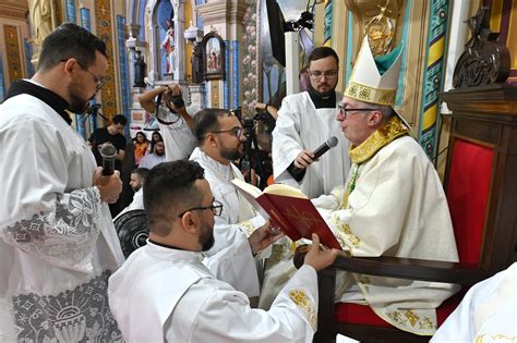 Dom Milton preside ordenação do padre Matheus