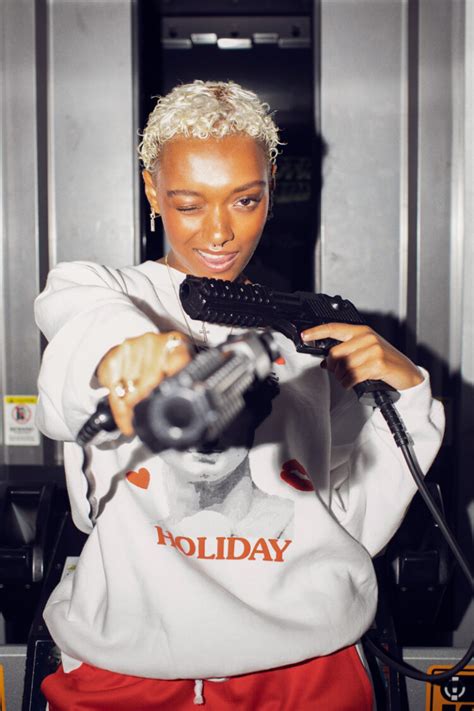 Hot Sexy Sophie Wilde Bikini Pics