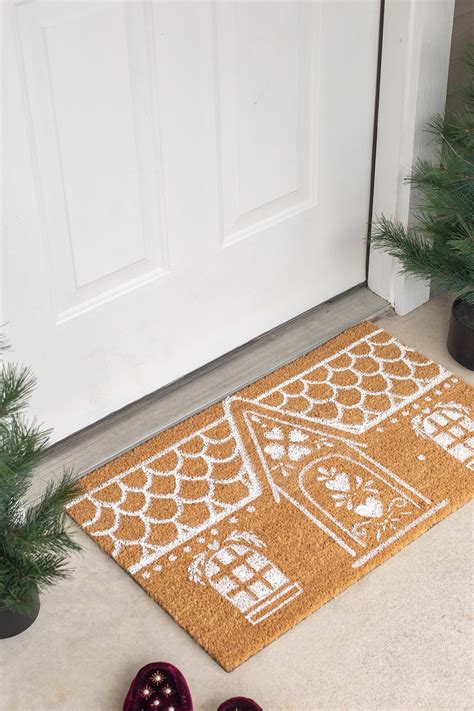 Anthropologie Inspired DIY Gingerbread House Doormat | ctrl + curate