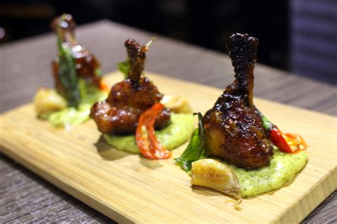 Naked Gurume Gyarari グルメ画廊回味台灣吃喝藝術