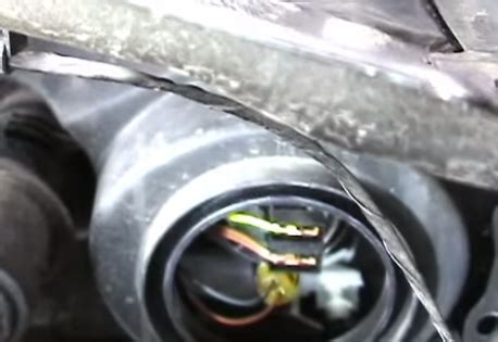 Замена лампы ближнего света Рено Дастер видео инструкция