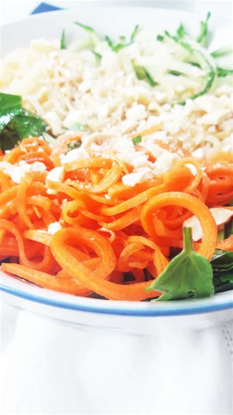 Asian spiralized vegetable noodle salad - A Hedgehog in the Kitchen