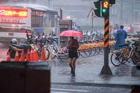 明起鋒面雨更猛烈！中南部有大範圍雷雨 開工日「降雨熱區」出爐 生活 Nownews今日新聞