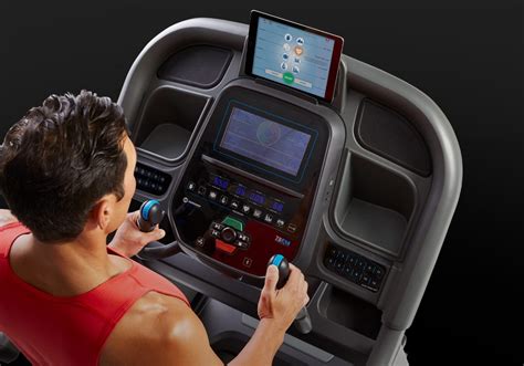 7.8 AT Treadmill - Studio Series Treadmill | Horizon Fitness