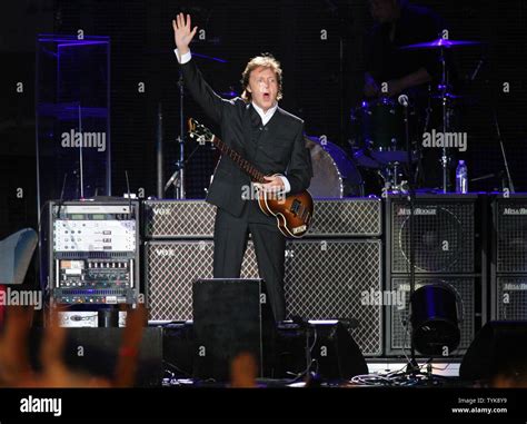 Former Beatle Paul Mccartney Performs At Citi Field On July 17 2009 In