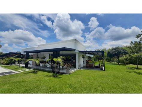 Vivienda De Alto Standing De M En Venta Armenia Colombia