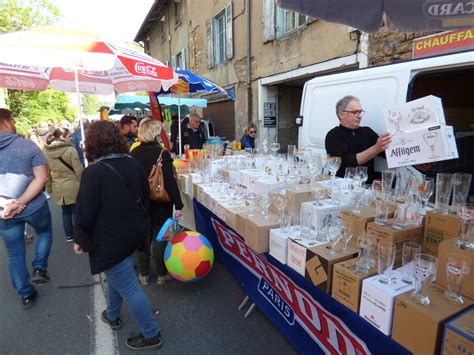 Neuville Sur Sa Ne La Foire Du Er Mai De Aujourd Hui