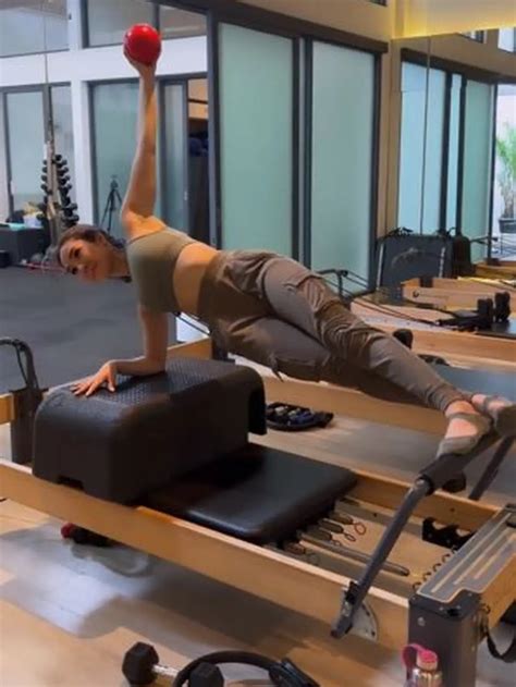 Potret Gisella Anastasia Saat Latihan Pilates Pamer Body Goals Hot Liputan