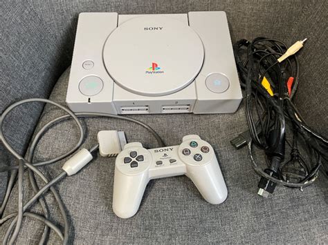 Playstation 1 psx psone ps1 SCPH 5552 konsola pad ładny zestaw Poznań