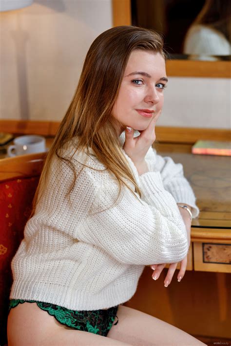 Amateur Girl EB Puffy Nipples Elvera High 0002 Porn