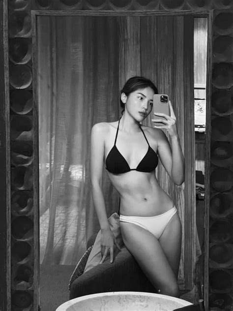 Hot Sexy Nguyen Duyen Bikini Pics