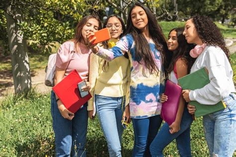 66 Thousand Adolescente Latina Royalty Free Images Stock Photos Pictures Shutterstock