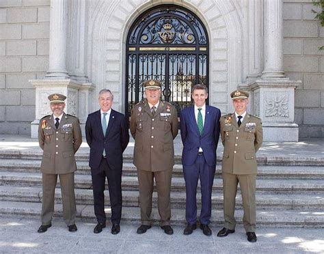 Eurocaja Rural asiste a la toma de posesión del nuevo coronel director