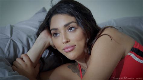 Sexy Latina Vanessa Sky Has Sex And Gets A Load Photos Nathan Bronson Milf Fox