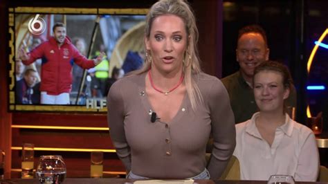 FOTO S Helene Hendriks Straalt Op Vakantie In Zwarte Bikini