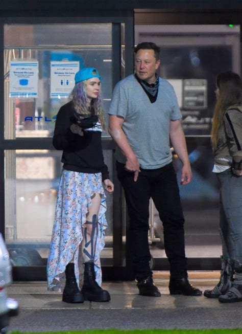 Elon Musk and Grimes arrive for ‘SNL’ filming and more star snaps | Page Six