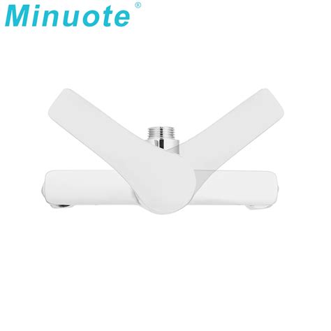 High Quality Low Price Zinc Body Wall Mounted Bathroom Bathtub Faucet Cold And Hot Shower Faucet