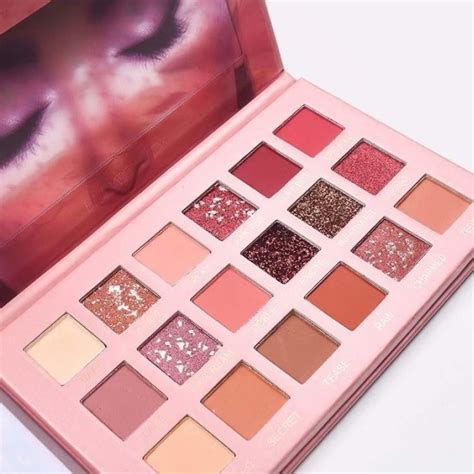 Paleta de sombras New Nude Cores Nude de alta pigmentação Shopee Brasil