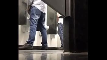 pegação banheiro XVIDEOS