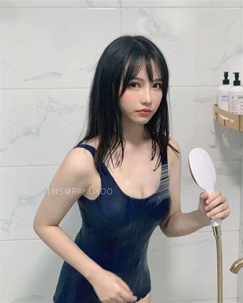 4 Hot Sexy Rakukoo Bikini Pics