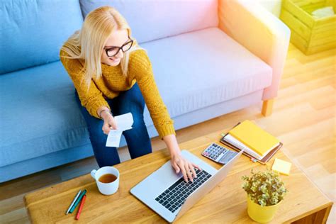holiday finance  tips   financially stress  holiday season