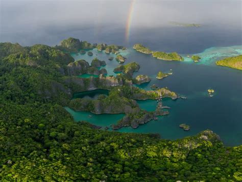 Pulau Utama Yang Ada Di Raja Ampat Ini Wajib Kamu Kunjungi