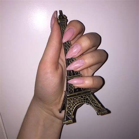 Uñas nude Uñas modernas y sencillas los mejores diseños en tendencia Ululeo