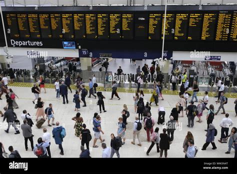 Waterloo Train Station Hi Res Stock Photography And Images Alamy