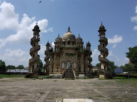 32 Best Heritage Sites & Historical Places near Ahmedabad (2024)