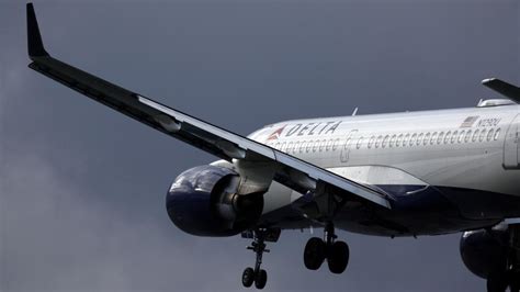 Volo Roma Boston Invaso Del Fumo Aereo Con 294 Passeggeri Costretto Ad