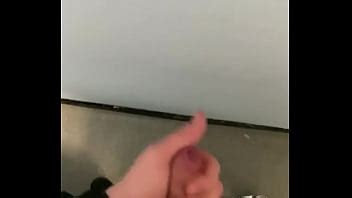 Masturbarsi Nei Bagni Pubblici Con Sperma Su Tutte Le Pareti XVIDEOS