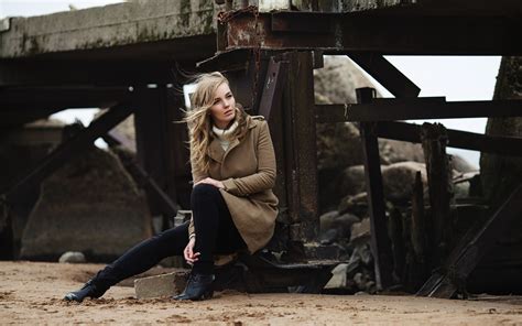 Long Hair Model Blonde Skinny Wallpaper Coolwallpapers Me