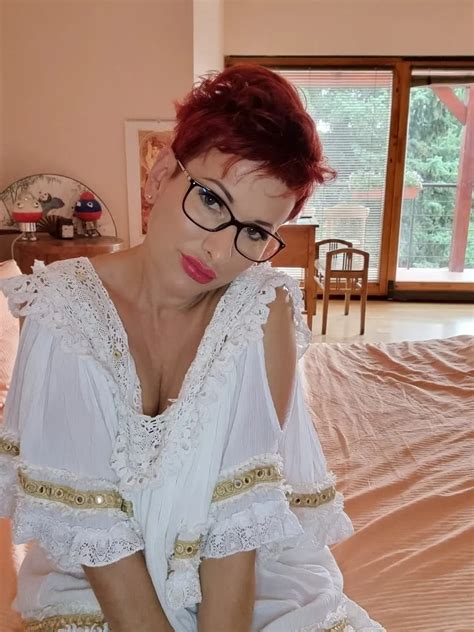 Private Big Tit Mature Milf In Her Bedroom With Wand Nude Pics XHamster