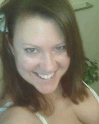 BRUNETTE POSING MILF Porn Pictures XXX Photos Sex Images PICTOA