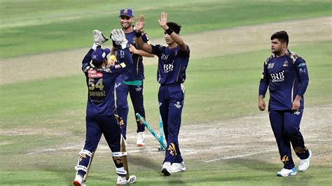 Psl Quetta Gladiators Beat Lahore Qalandars By Runs