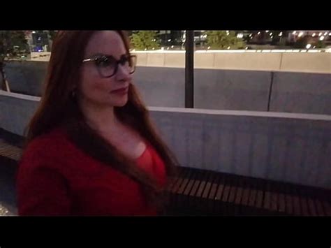 MILF CHUPADA EN UN ASCENSOR XVIDEOS