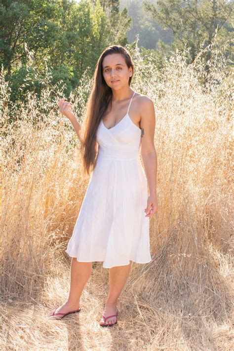 American Amateur Zse Zse Lamarr Unveils Her Saggy Tits Furry Pussy In Nature CoedCherry