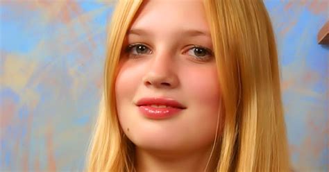 Gadis Erotis Curvy Blonde Has Amazing Ass