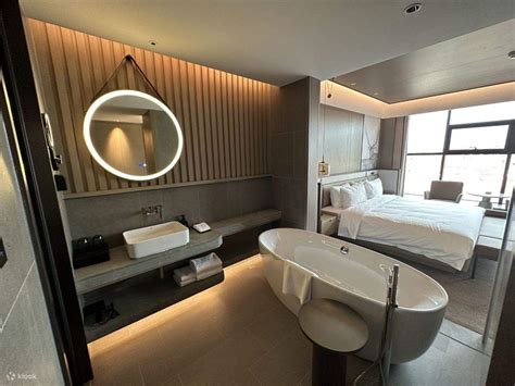 Hot Spring Infinity Pool Changbai Mountain Puyue Hot Spring Resort Hotel Accommodation Package