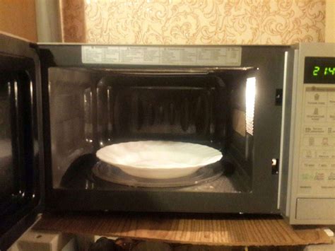 Микроволновая печь c грилем LG MB-40R42DS — купить в интернет-магазине ...