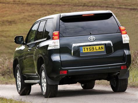 Fotos de Toyota Land Cruiser 150 Prado 5 door UK 2009