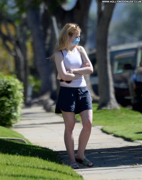 Elle Fanning Babe Paparazzi Celebrity Posing Hot Beautiful Famous And