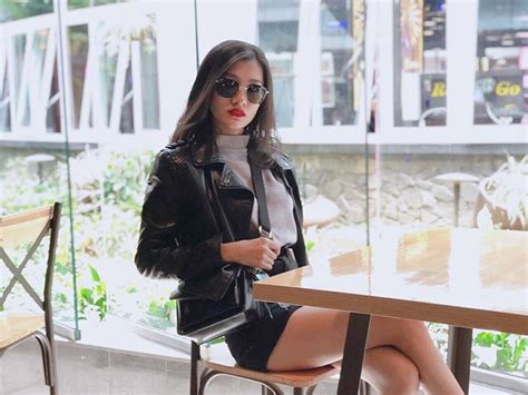 Cô giáo thực tập xinh như hot girl dân mạng đua nhau hỏi xin info