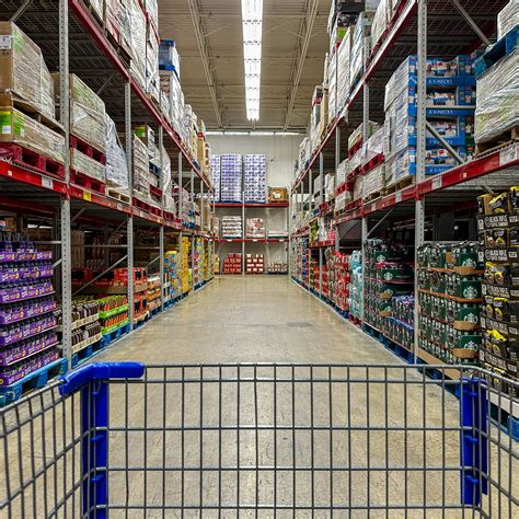 What Not To Do if You Have a Wart, Dermatologists Explain - Parade