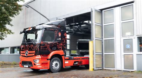 Mercedes Benz Entrega El Primer Eactros Semitrailer En Alemania