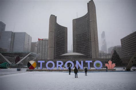 A look at Ontario's winter storm in pictures